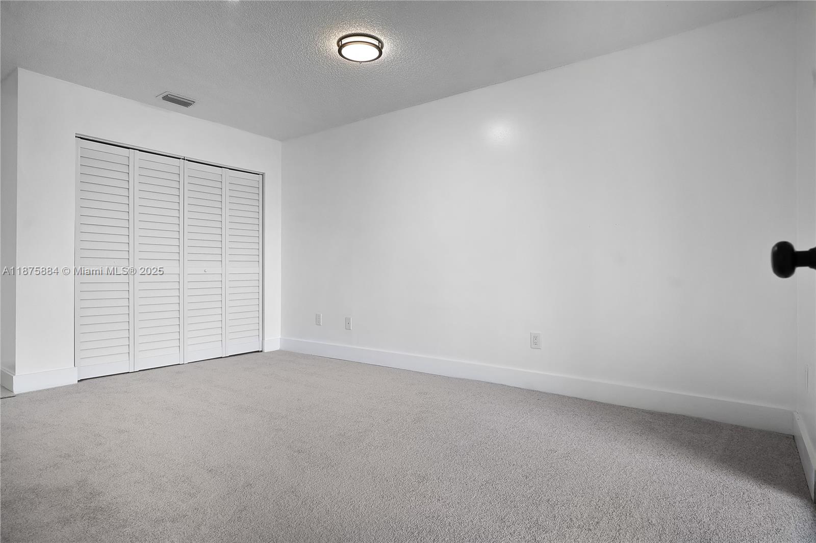 LAKESHORE CONDO 3 - Residential