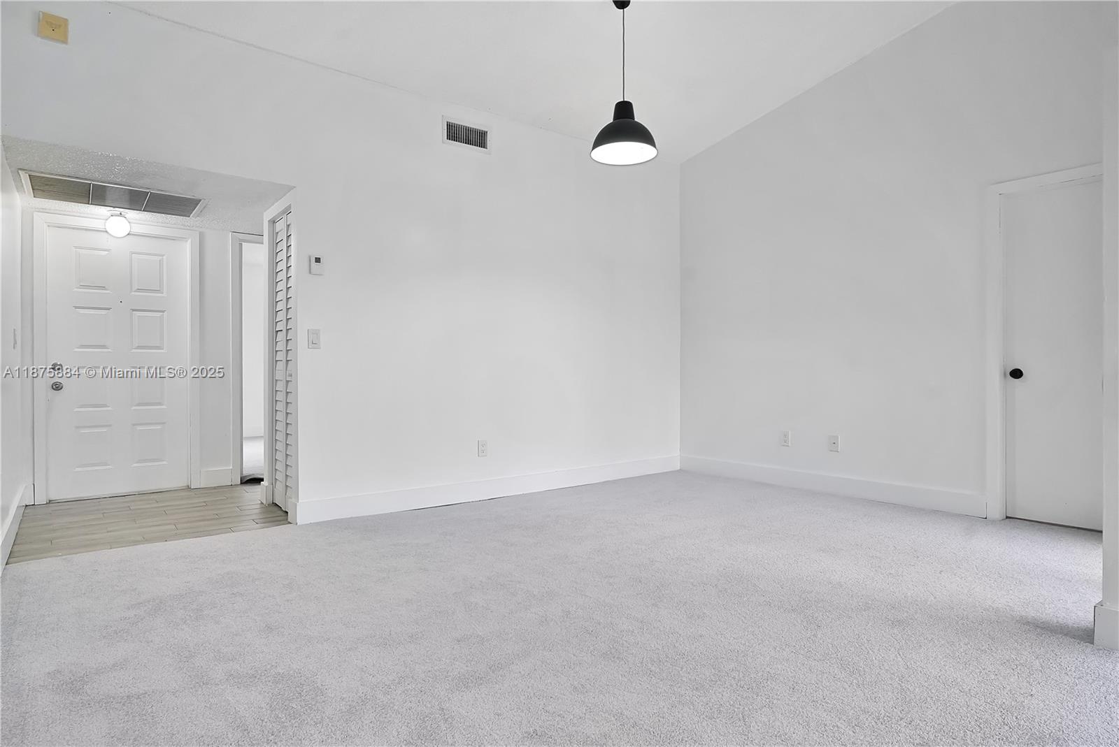 LAKESHORE CONDO 3 - Residential