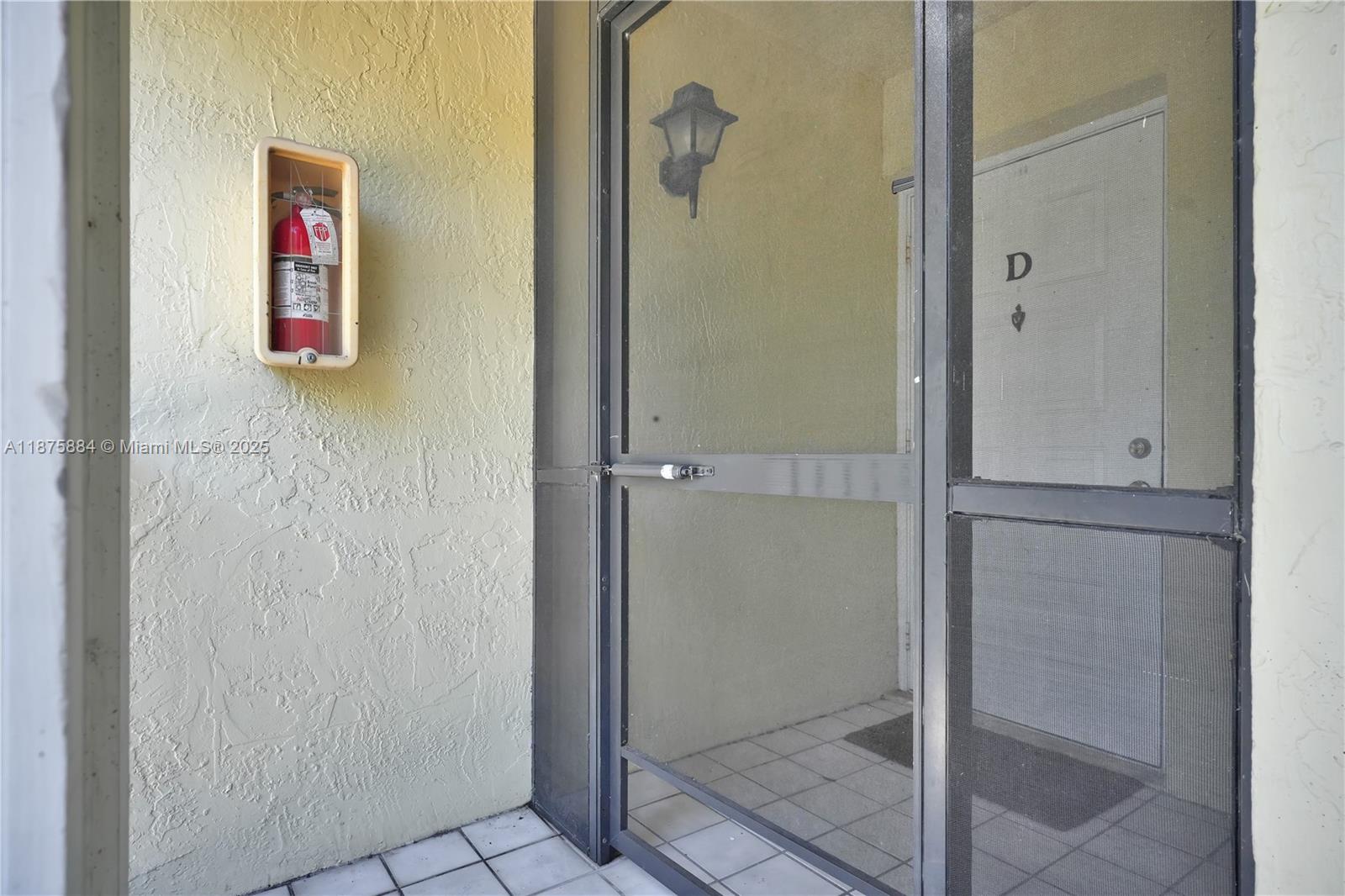 LAKESHORE CONDO 3 - Residential