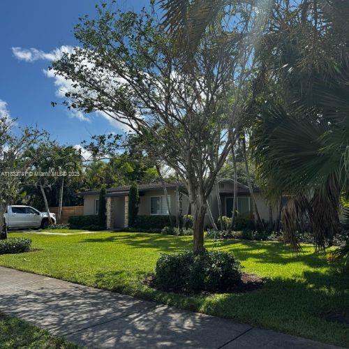 Renovated 3BD/2BA home on over an acre (43,665sqft lot) in Plantation’s first and most historic neighborhood—also the most central location in the entire tri-county area. Beautiful kitchen, updated finishes, and great curb appeal. The west-facing yard feels like your own private park—lush, wooded, and pool-ready. Just 10 min to downtown, 15 to the beach, Weston & Boca, 20 to Aventura, 25 to Delray, and 30 to Miami. A rare opportunity to enter this sought-after area at the lowest price point. Incredible value for the land alone, with room to personalize, expand, or simply enjoy.