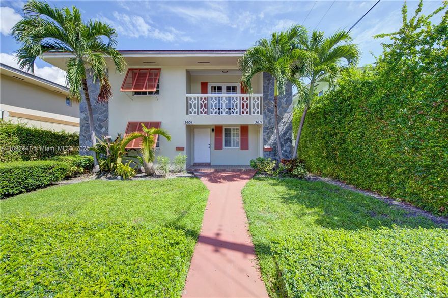 A lot of potential you can live in one floor and have the other floor  for family member or rent it  or work in the other unit or convert to a one house 
Remodeled in 2013 roof ,impact windows all interior ,Bathrooms  kitchen etc  ,a/c change in 2024 ,       5 parkings 
1 floor rented