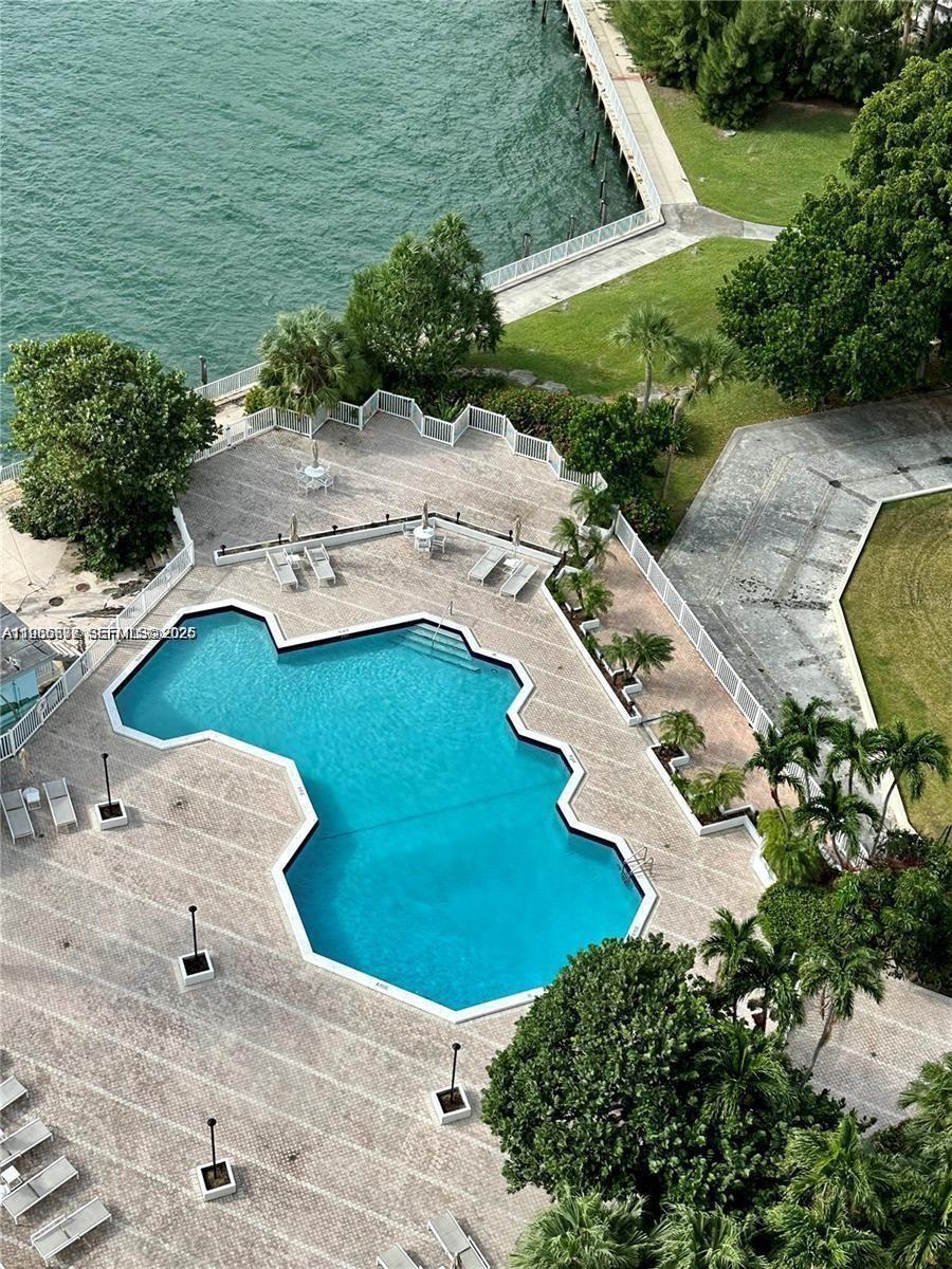 11111 Biscayne Blvd 18E