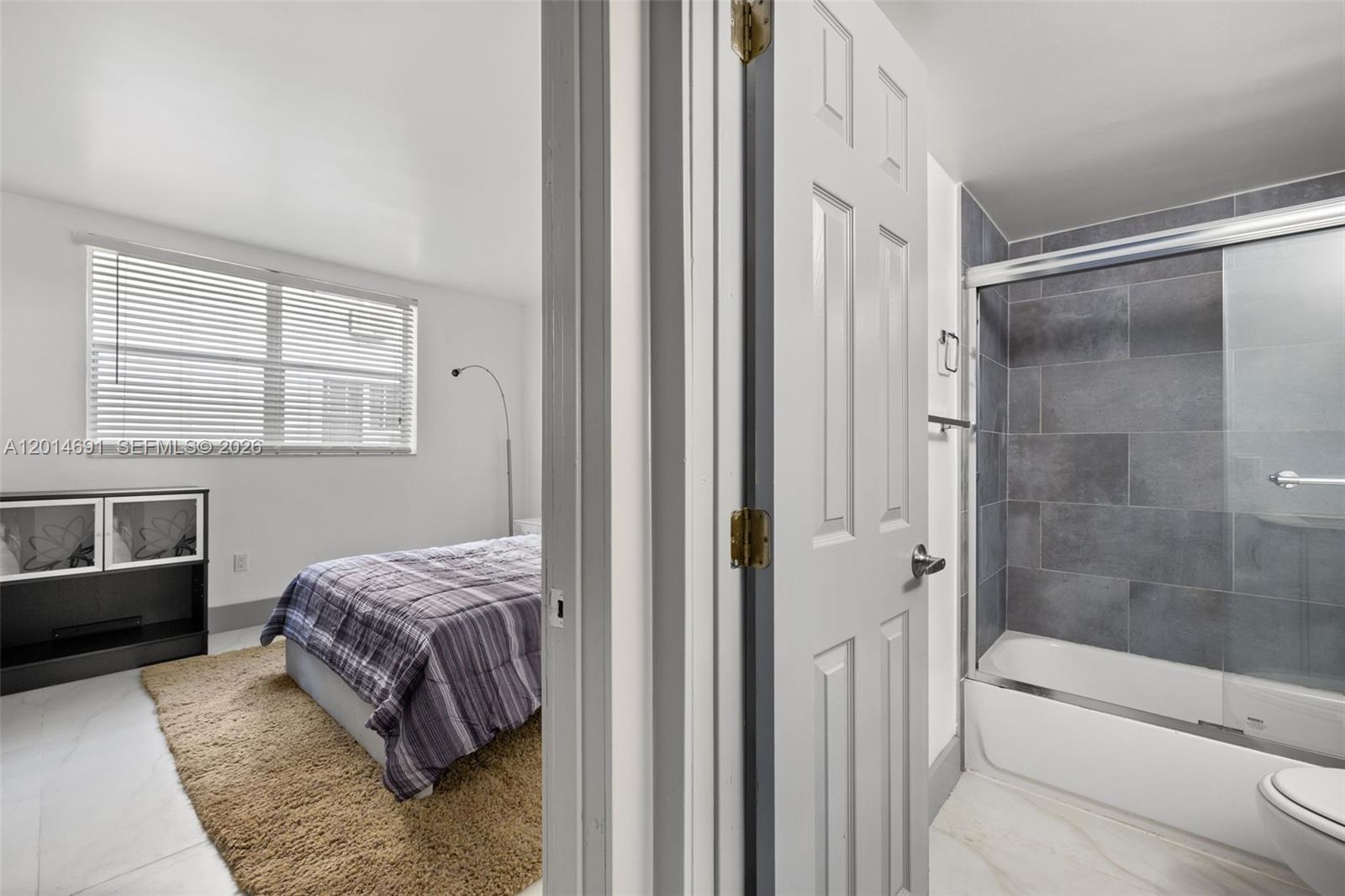 NO BAY WHITE HOUSE NO 3 C - Residential Lease
