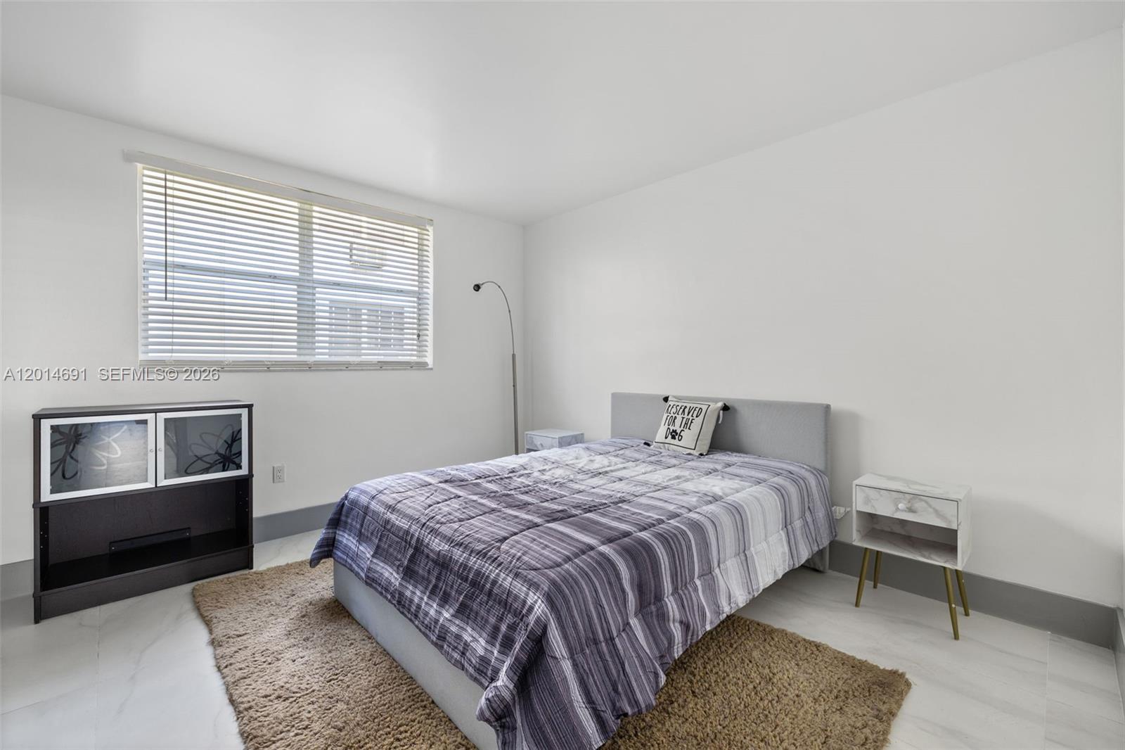 NO BAY WHITE HOUSE NO 3 C - Residential Lease