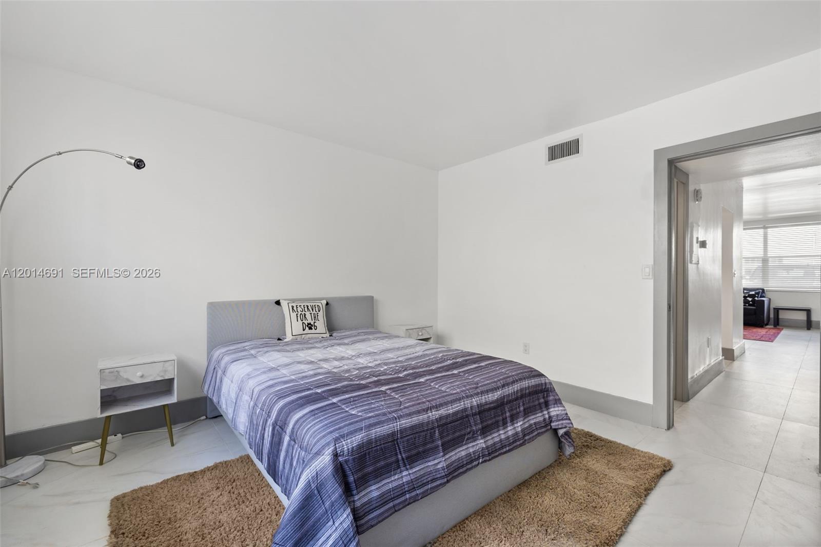 NO BAY WHITE HOUSE NO 3 C - Residential Lease