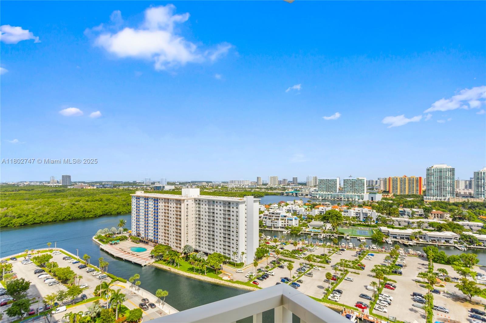 ARLEN HOUSE CONDO - Residential