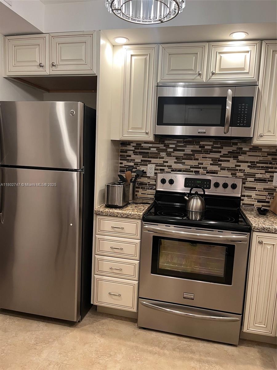 ARLEN HOUSE CONDO - Residential