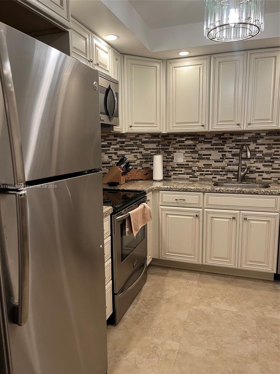 ARLEN HOUSE CONDO - Residential