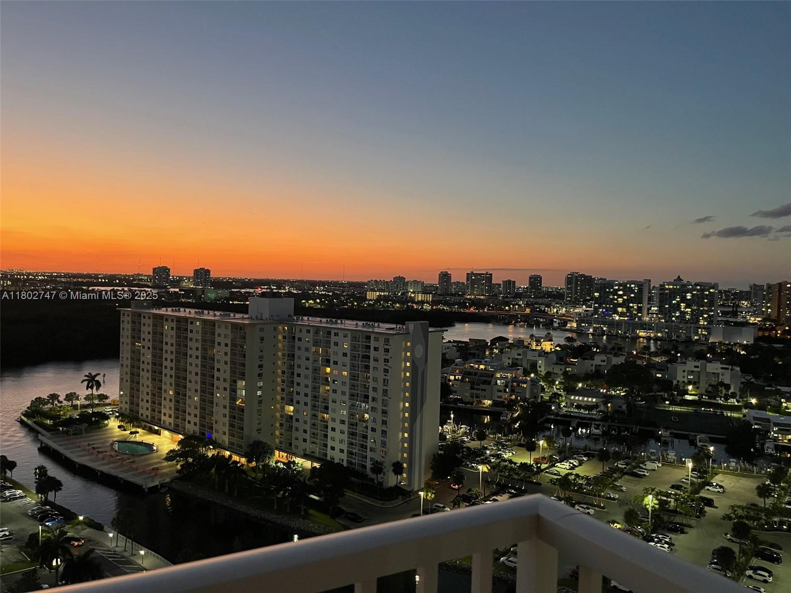 ARLEN HOUSE CONDO - Residential