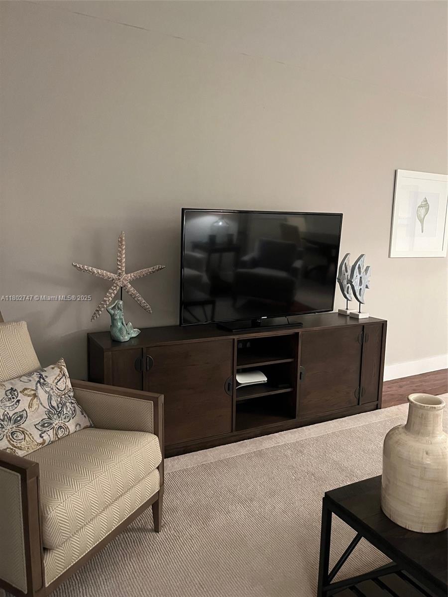ARLEN HOUSE CONDO - Residential