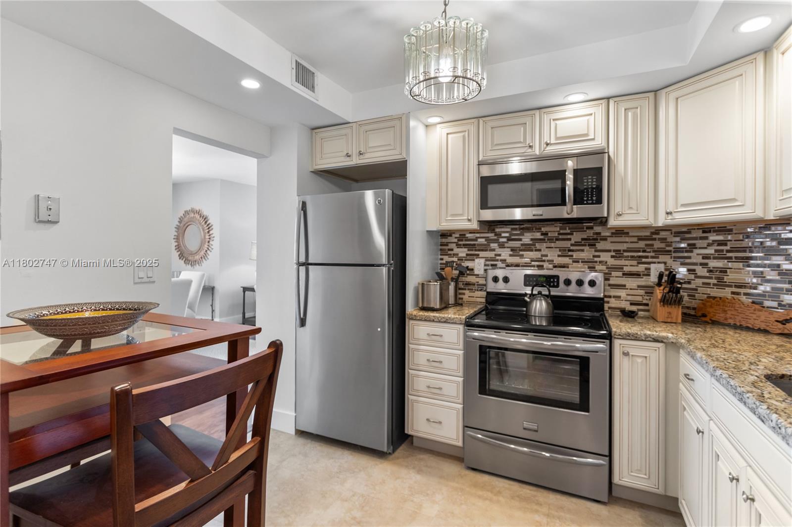 ARLEN HOUSE CONDO - Residential