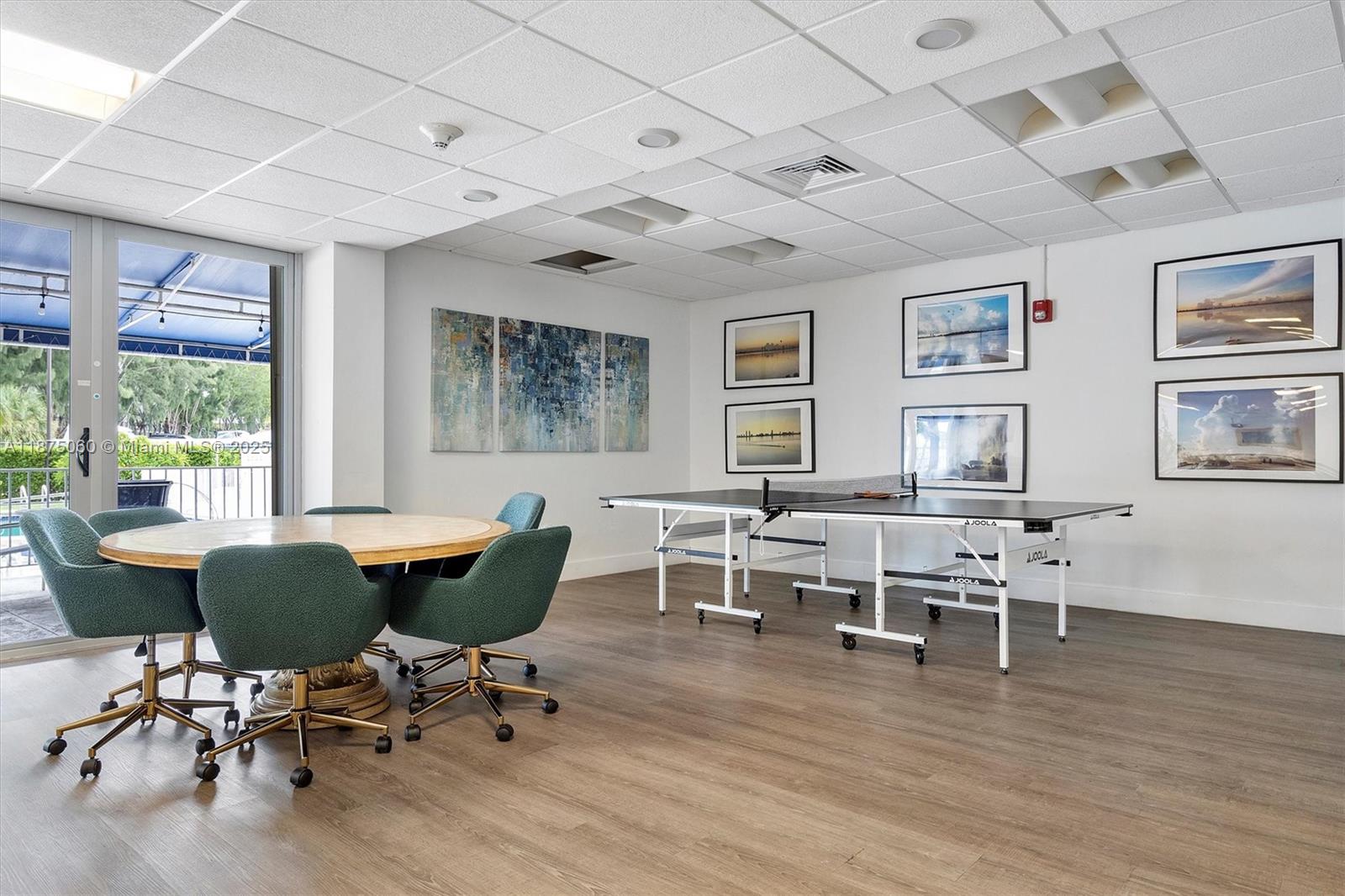 CLIPPER CONDO NO 1 - Residential