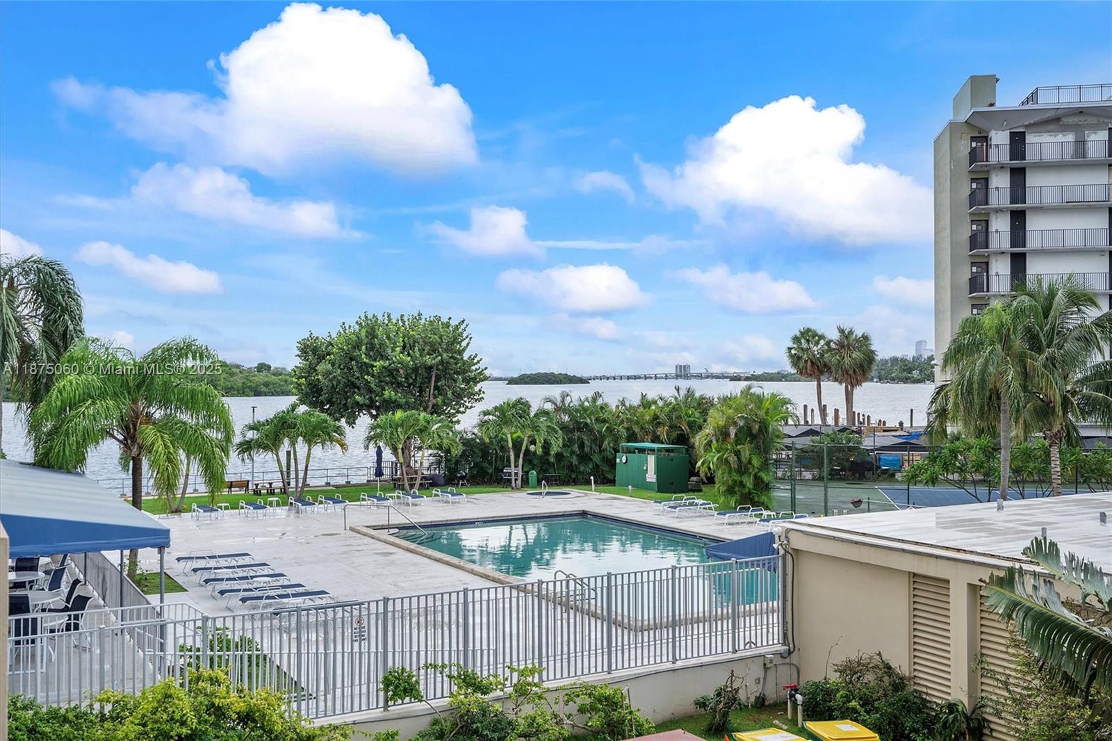 CLIPPER CONDO NO 1 - Residential