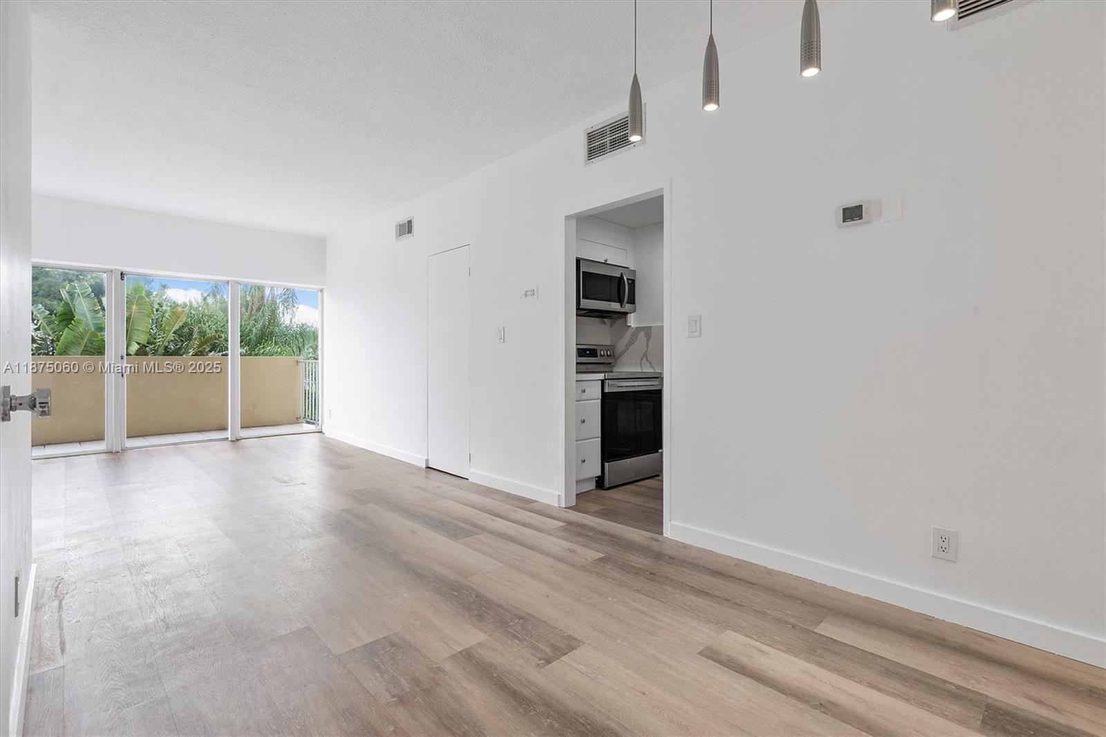 CLIPPER CONDO NO 1 - Residential