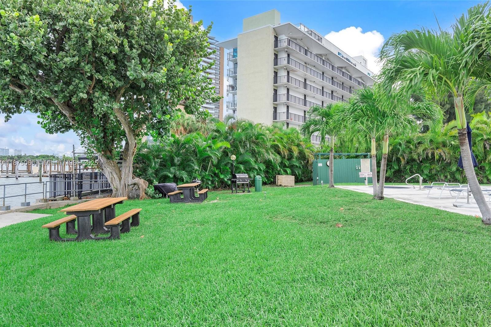 CLIPPER CONDO NO 1 - Residential