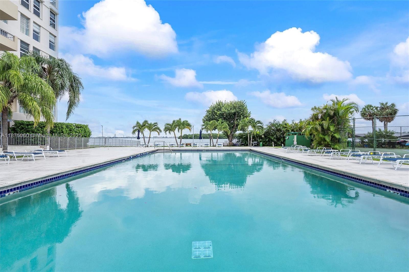 CLIPPER CONDO NO 1 - Residential