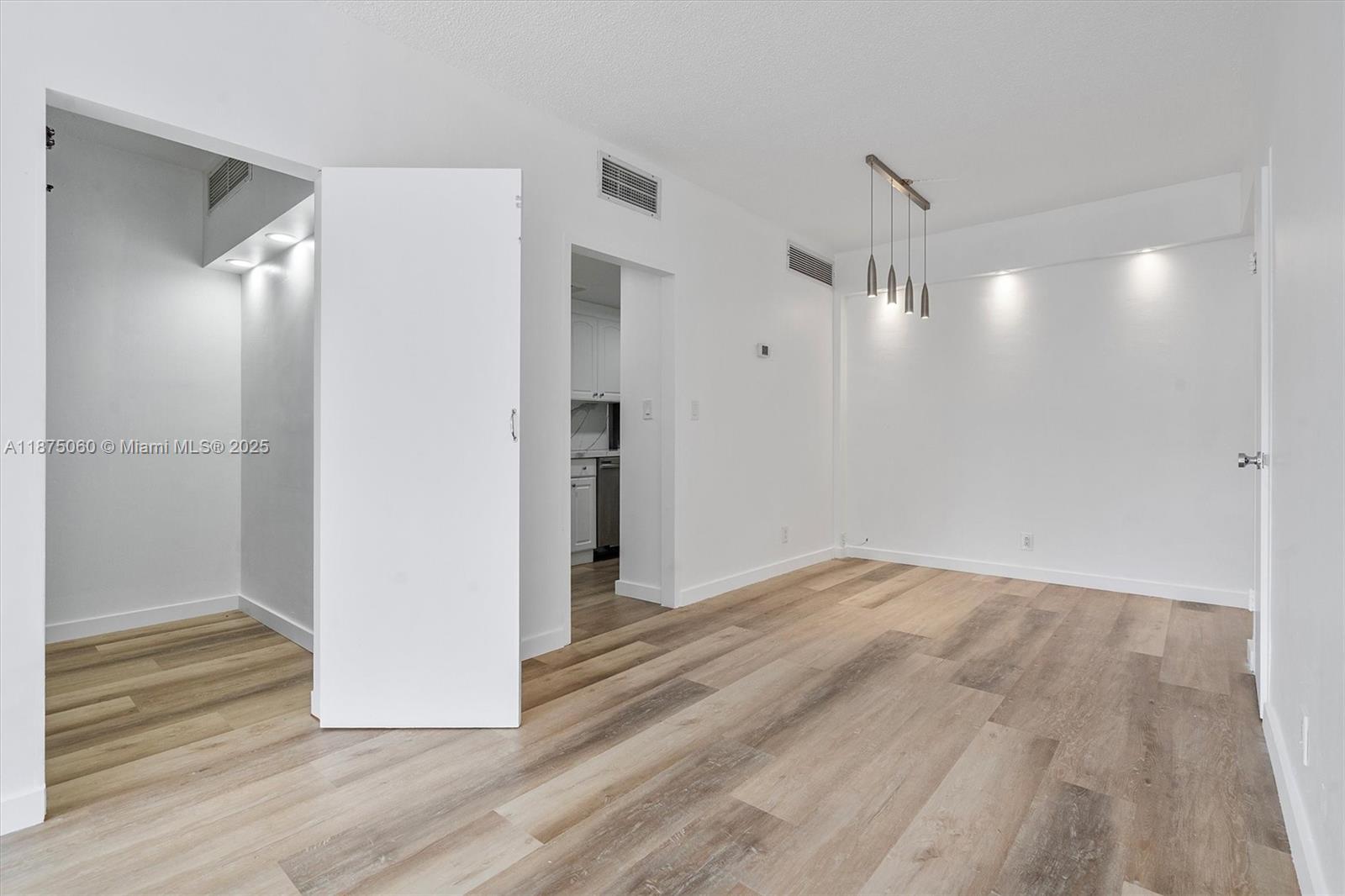 CLIPPER CONDO NO 1 - Residential