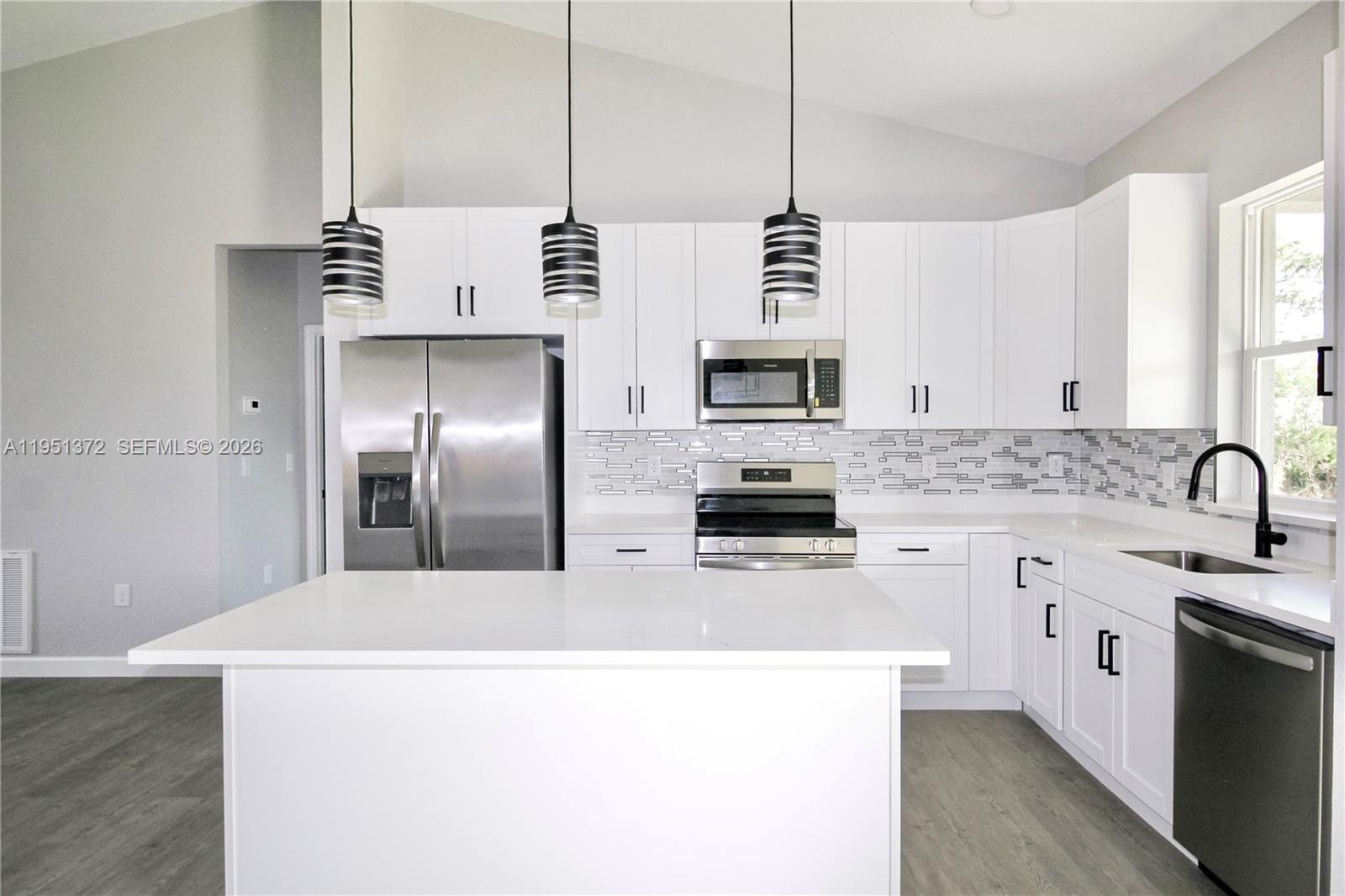 SUN N LAKE EST OF SEBRING - Residential