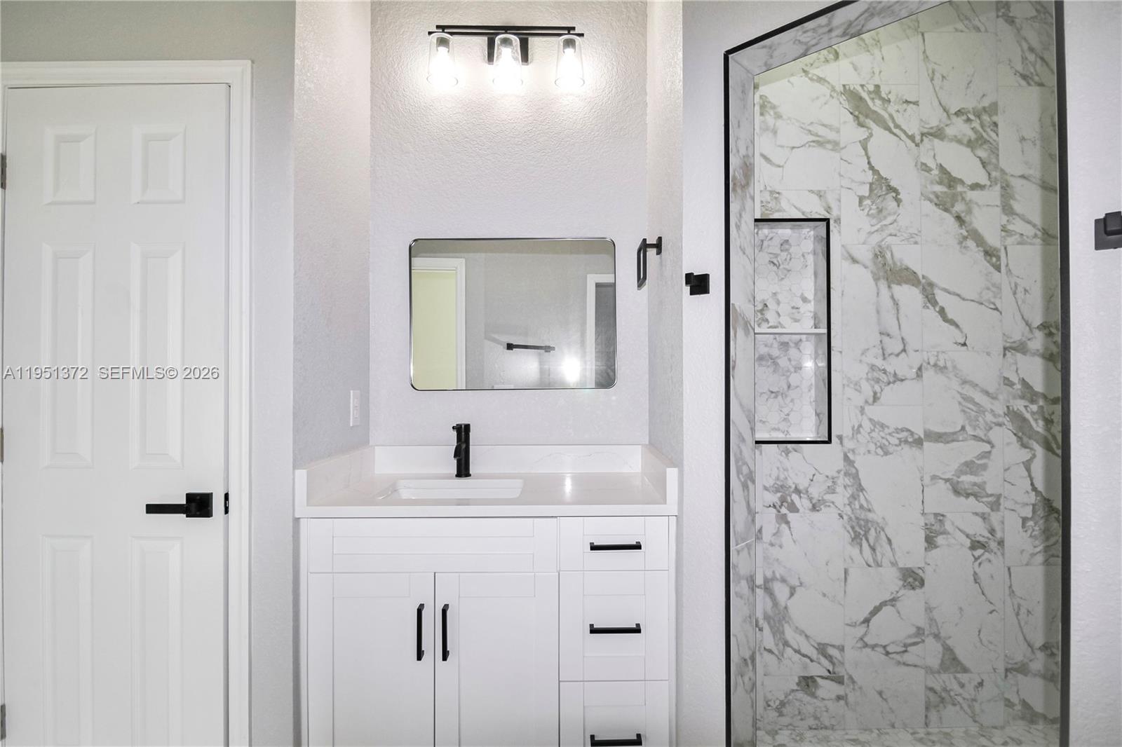 SUN N LAKE EST OF SEBRING - Residential