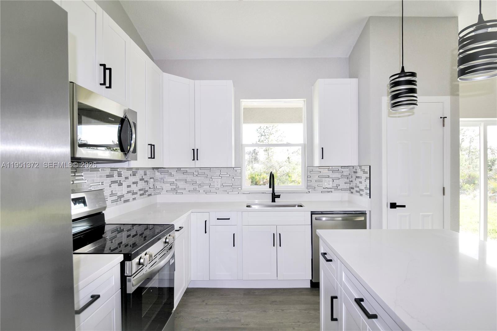 SUN N LAKE EST OF SEBRING - Residential