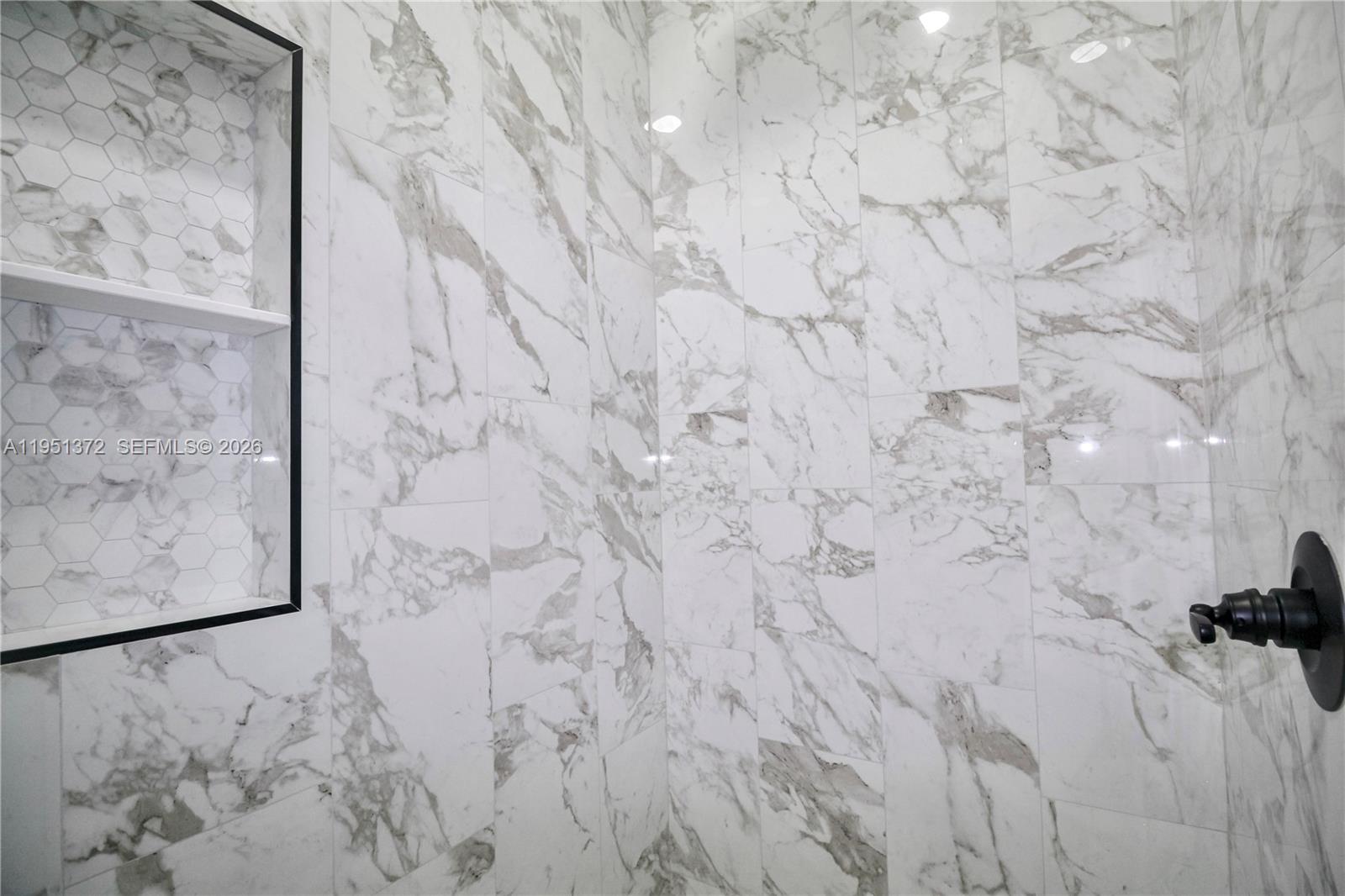 SUN N LAKE EST OF SEBRING - Residential