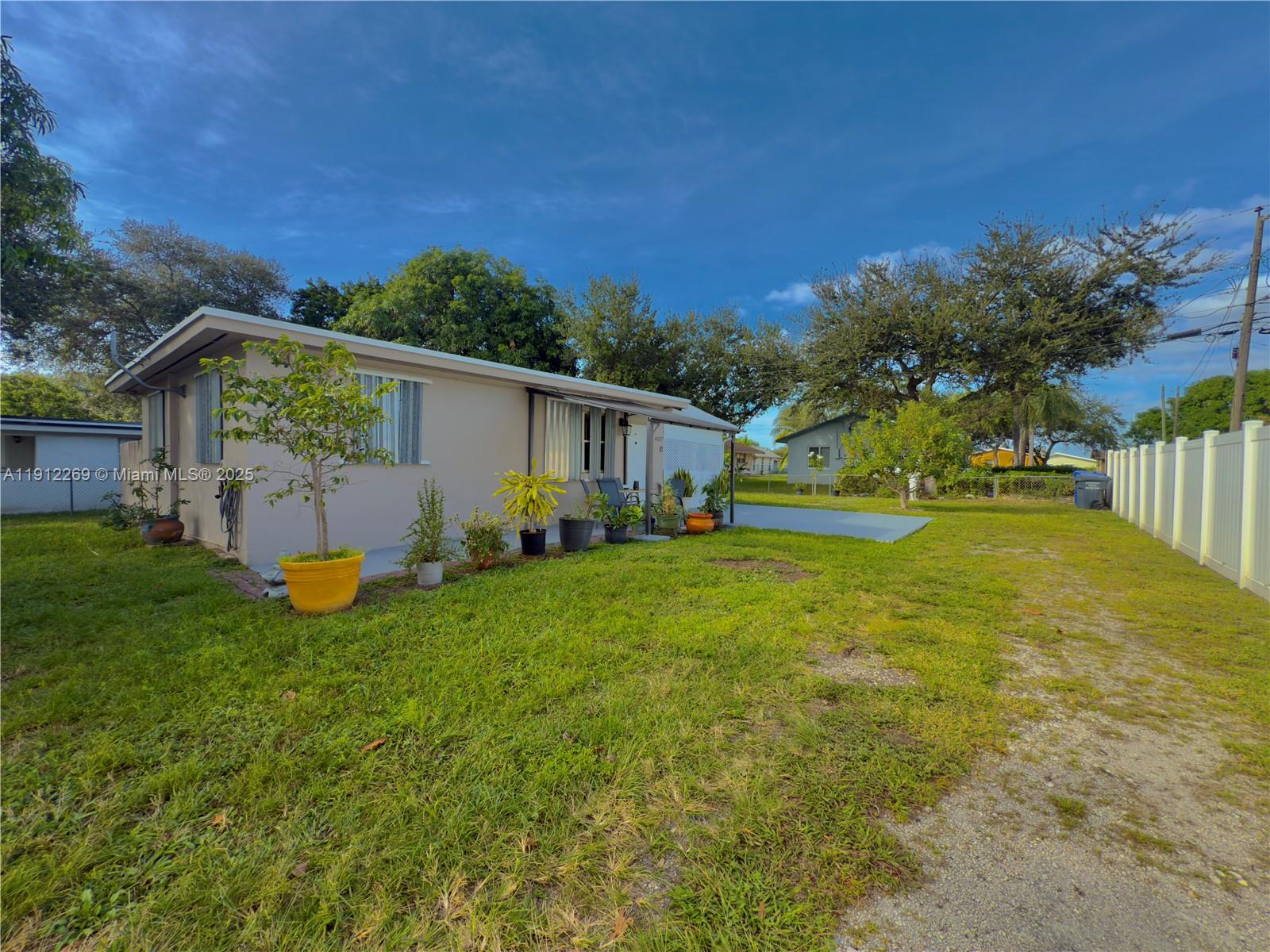 HOLLYWOOD BEACH HEIGHTS S - Residential