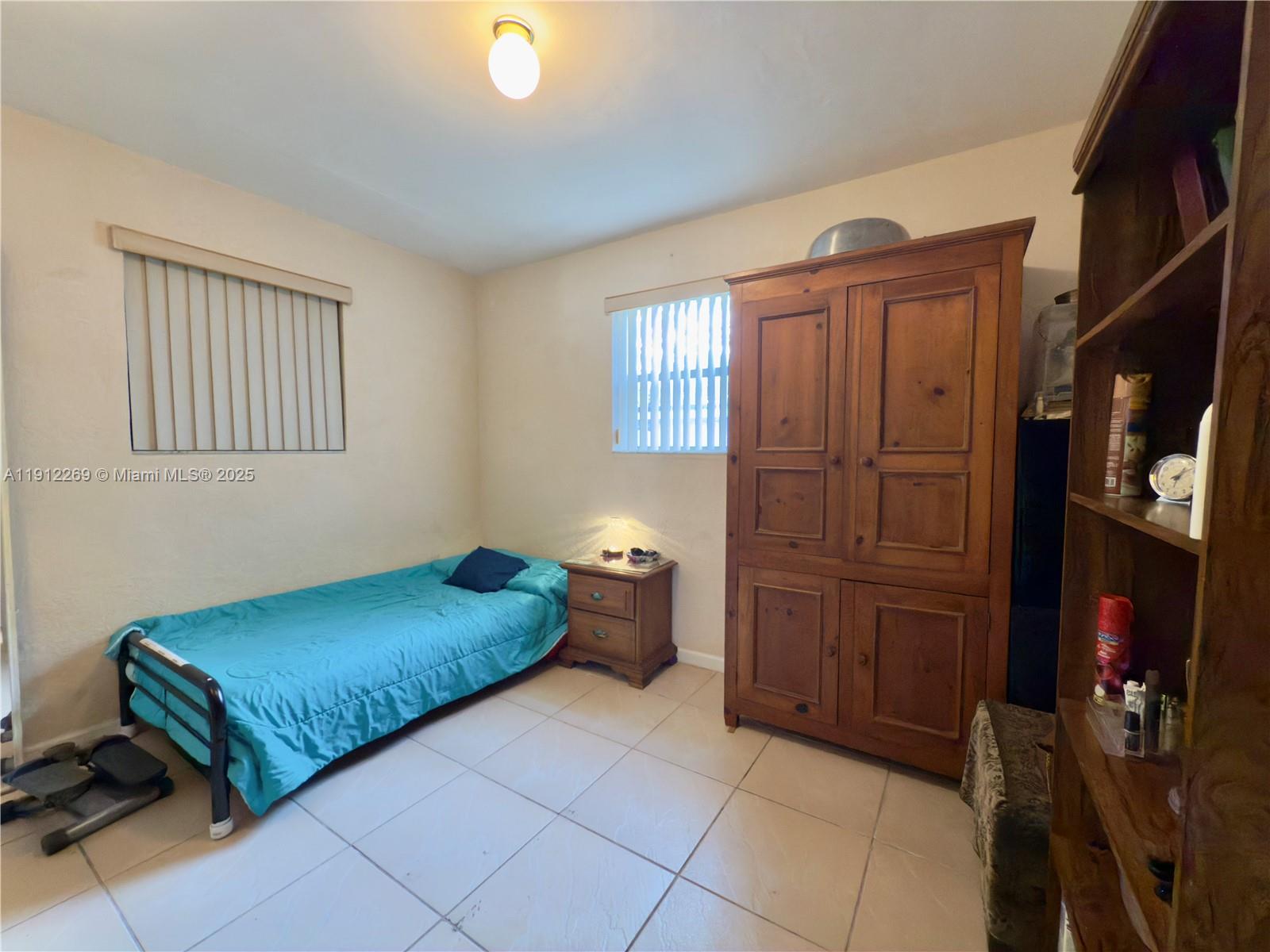 HOLLYWOOD BEACH HEIGHTS S - Residential