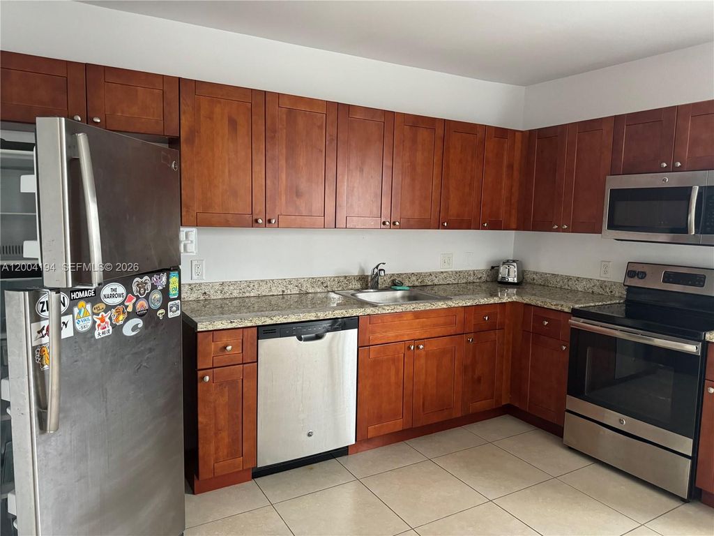 Photo of 2060 Hollywood Blvd #2, Hollywood, FL 33020 (MLS # A12004194)