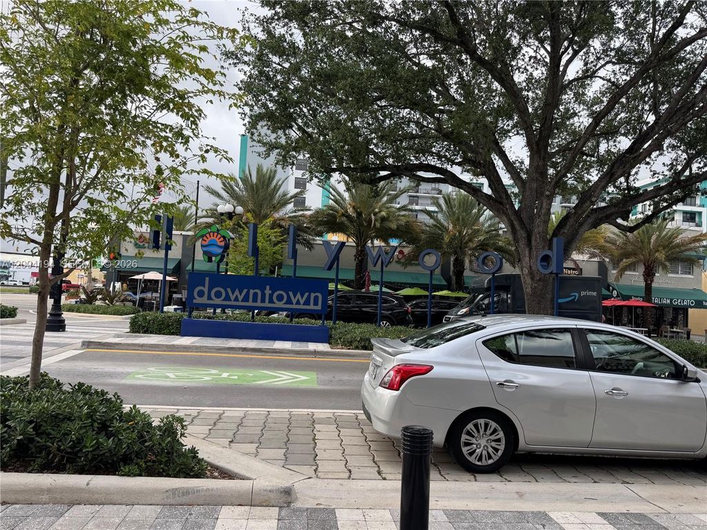 Photo of 2060 Hollywood Blvd #2, Hollywood, FL 33020 (MLS # A12004194)