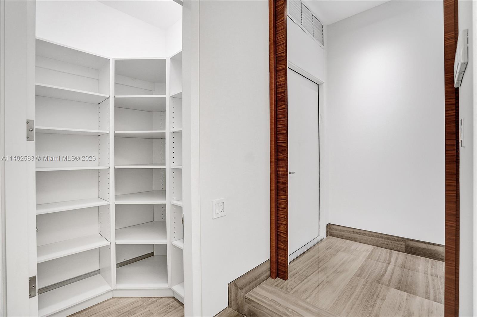 GOLDEN ISLES ESTATES FIRS - Residential