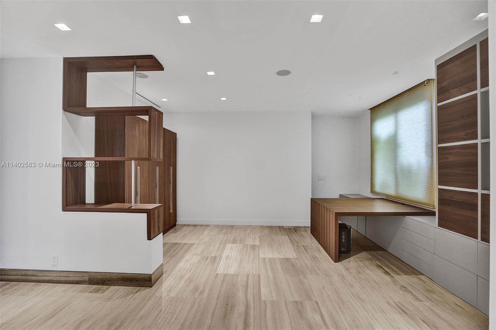 GOLDEN ISLES ESTATES FIRS - Residential