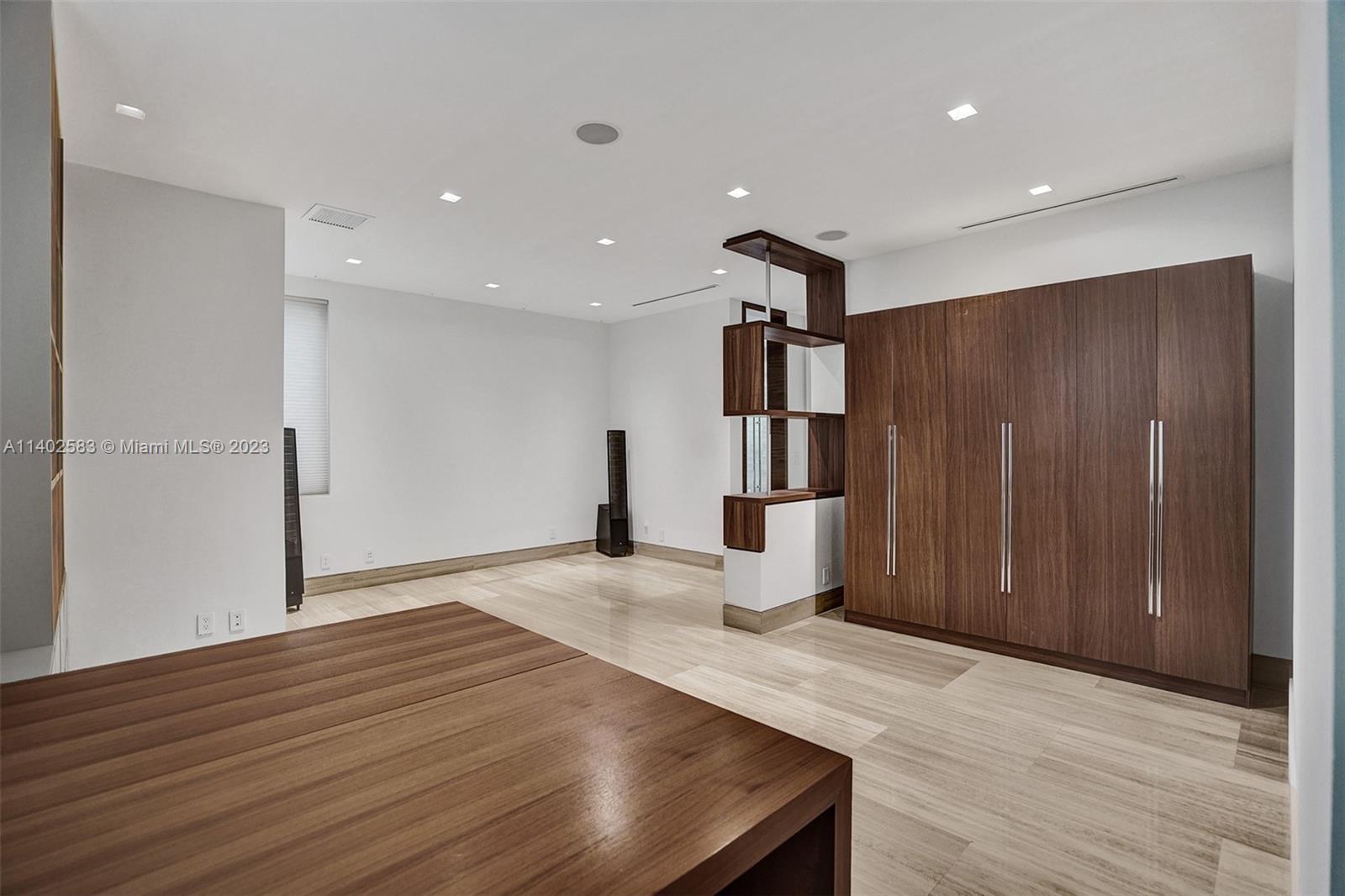 GOLDEN ISLES ESTATES FIRS - Residential