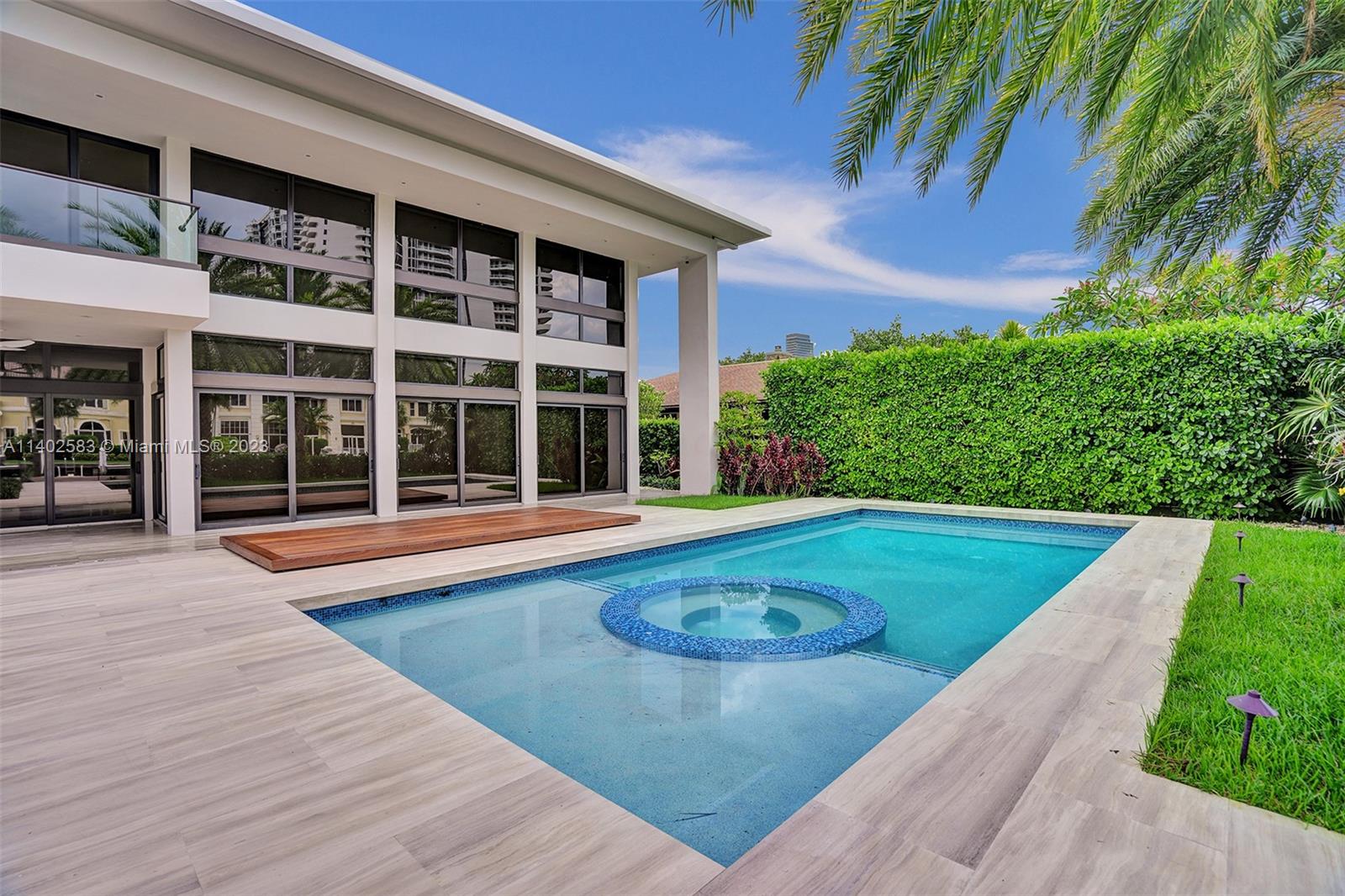 GOLDEN ISLES ESTATES FIRS - Residential