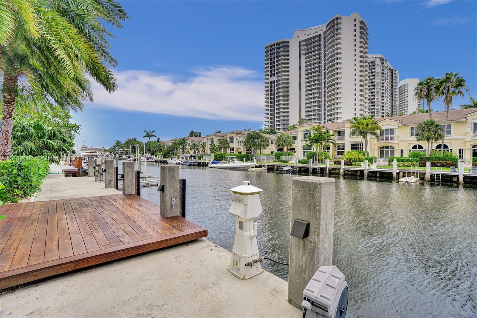 GOLDEN ISLES ESTATES FIRS - Residential