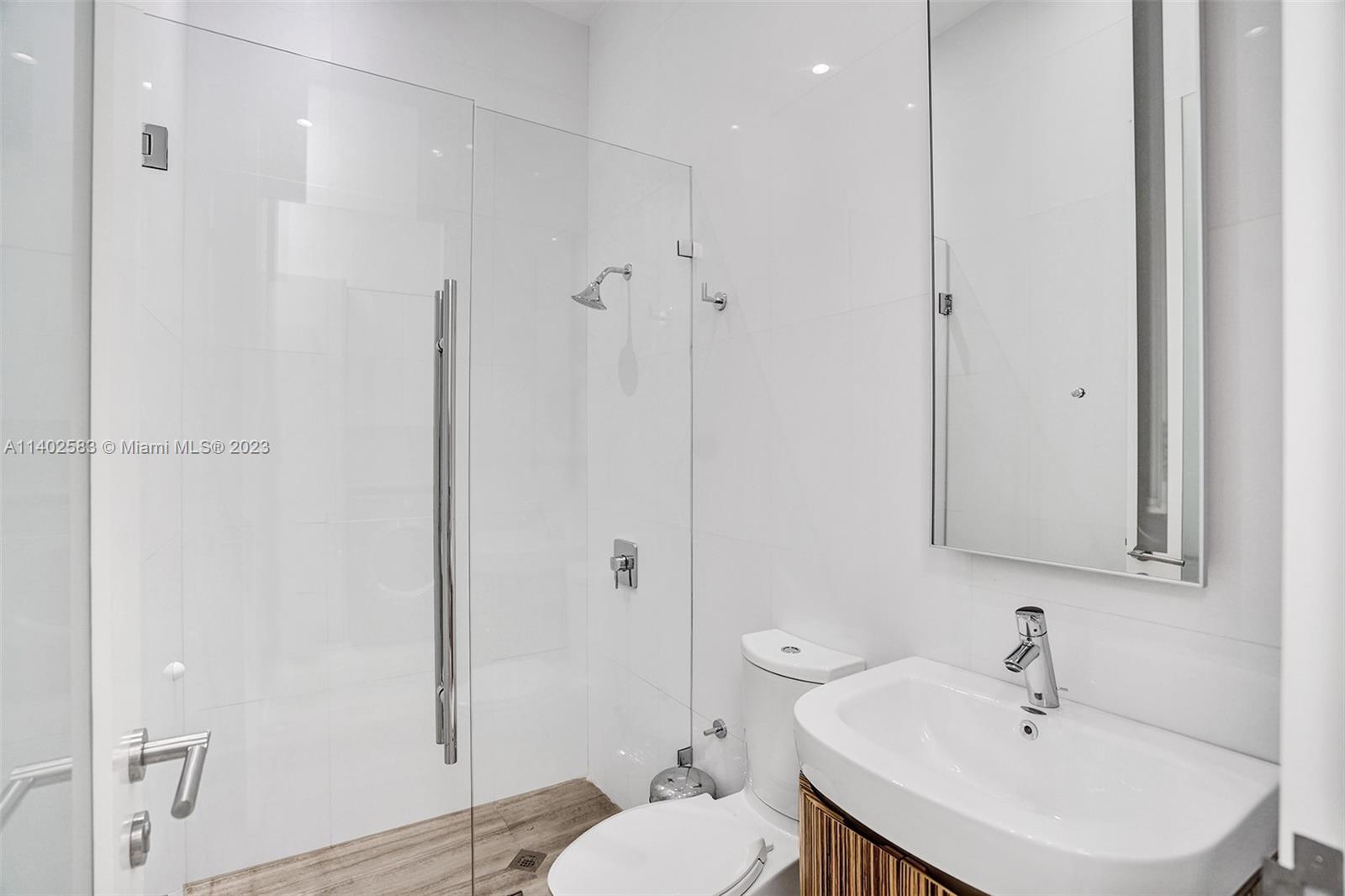 GOLDEN ISLES ESTATES FIRS - Residential