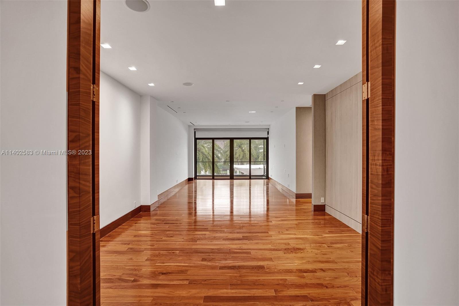 GOLDEN ISLES ESTATES FIRS - Residential