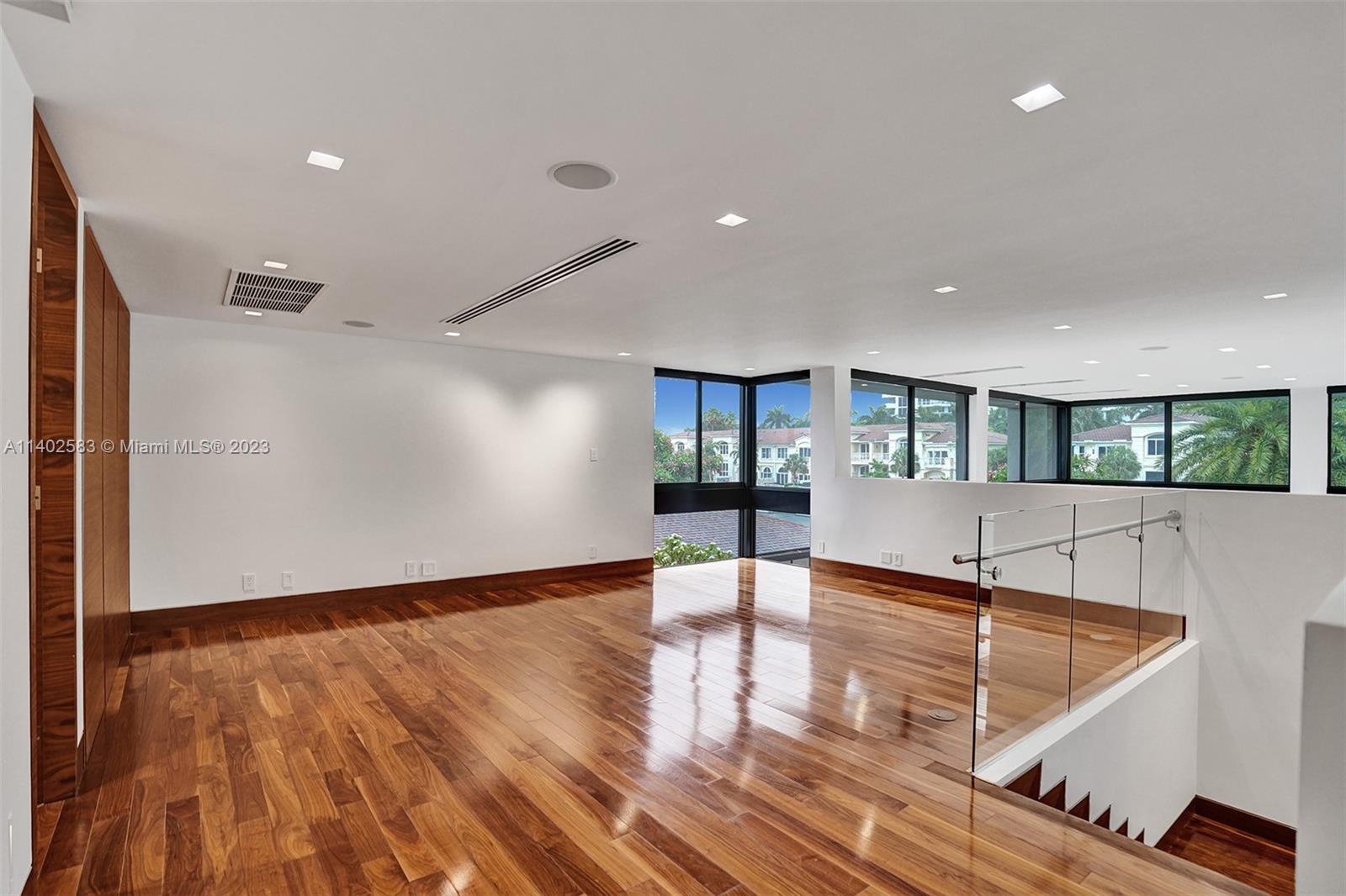 GOLDEN ISLES ESTATES FIRS - Residential