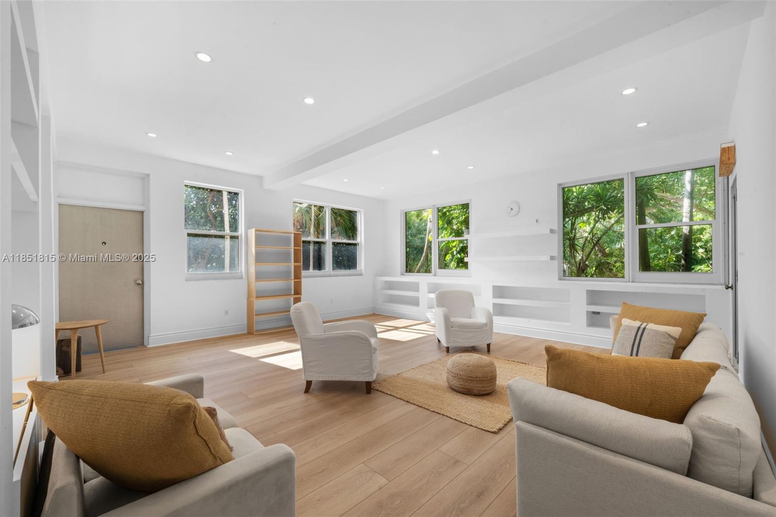 ISLAND HOUSE APT INC - CO - Residential