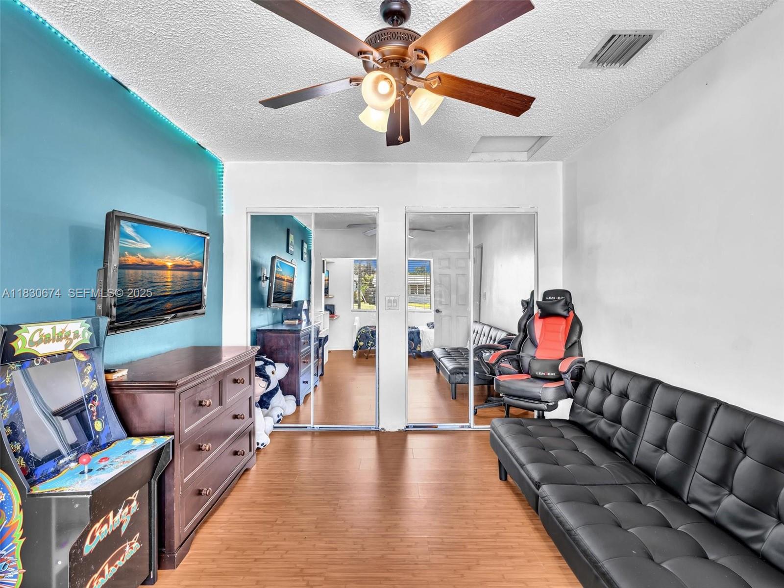 BOULEVARD HEIGHTS SECTION - Residential