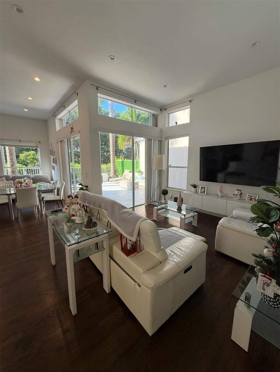 WEST LAKE VILLAGE PLAT - Residential