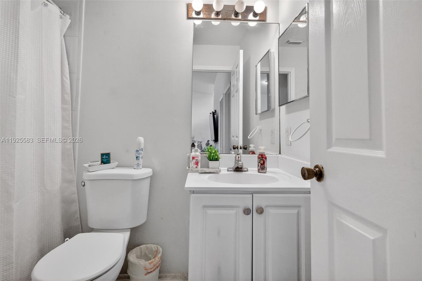 IBIS VILLA AT MIAMI GARDE - Residential