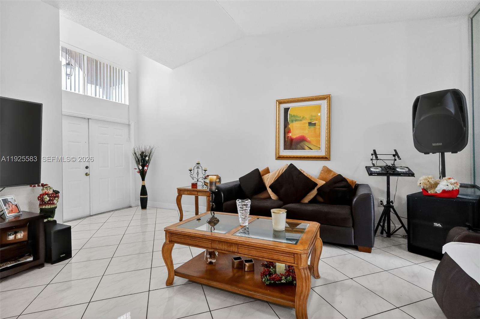 IBIS VILLA AT MIAMI GARDE - Residential