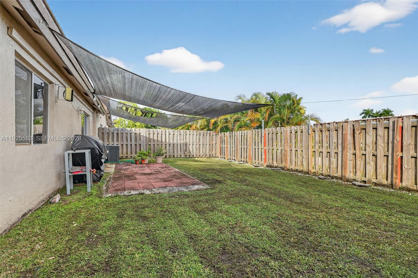 IBIS VILLA AT MIAMI GARDE - Residential