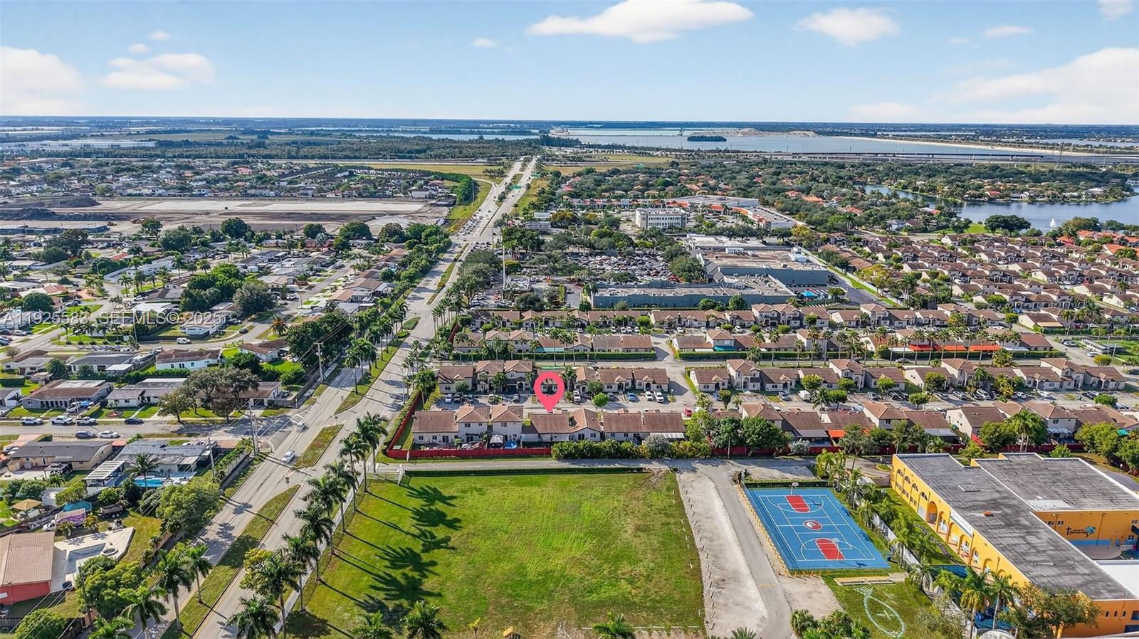 IBIS VILLA AT MIAMI GARDE - Residential