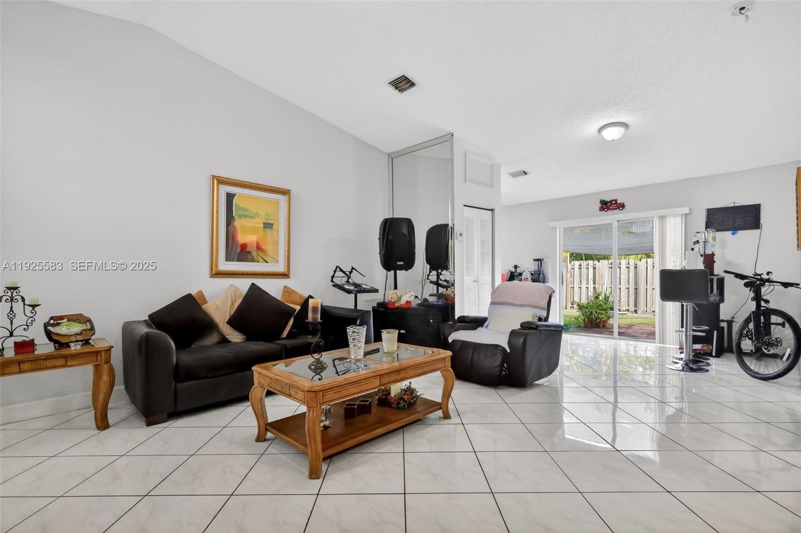 IBIS VILLA AT MIAMI GARDE - Residential