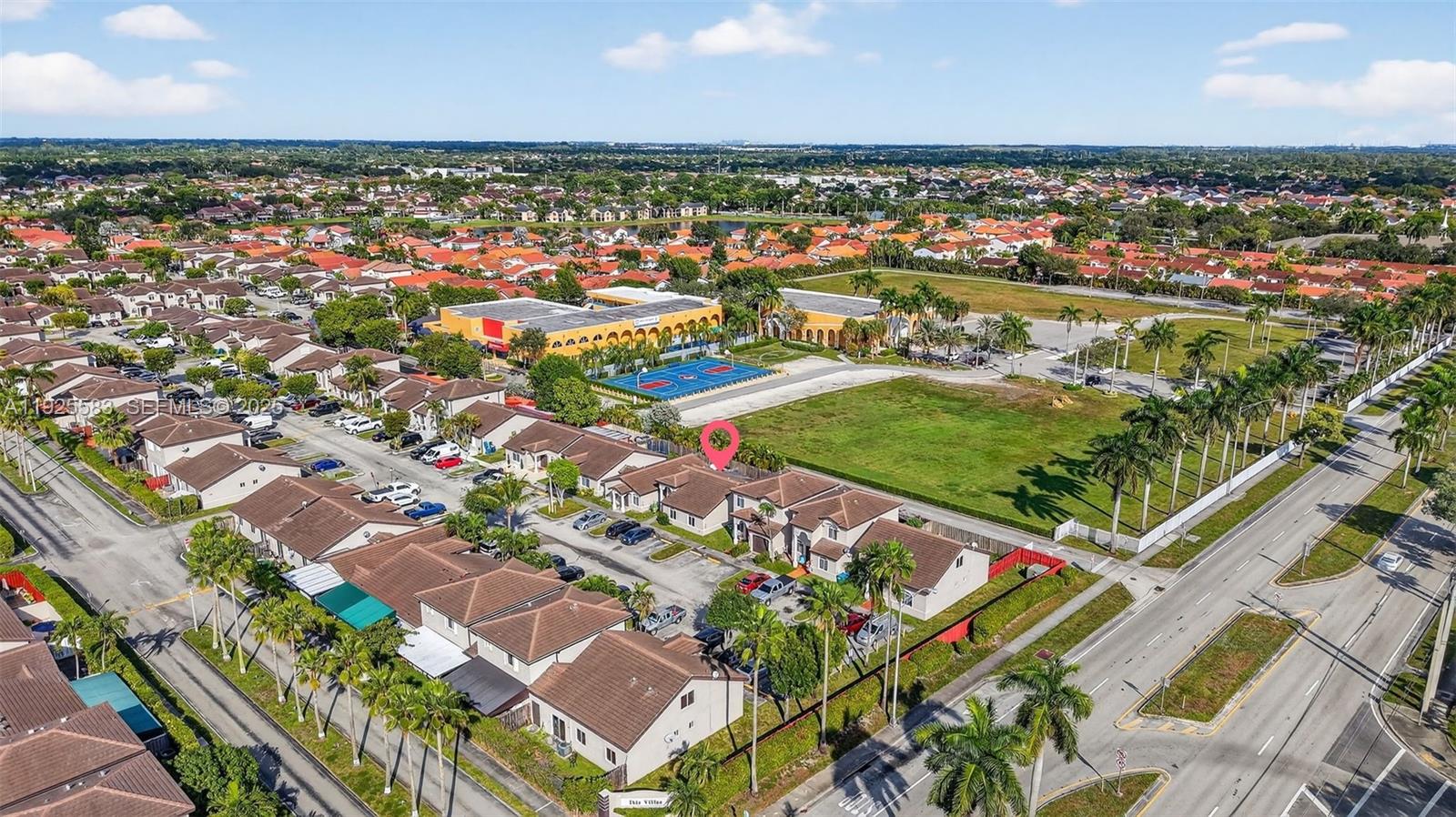 IBIS VILLA AT MIAMI GARDE - Residential