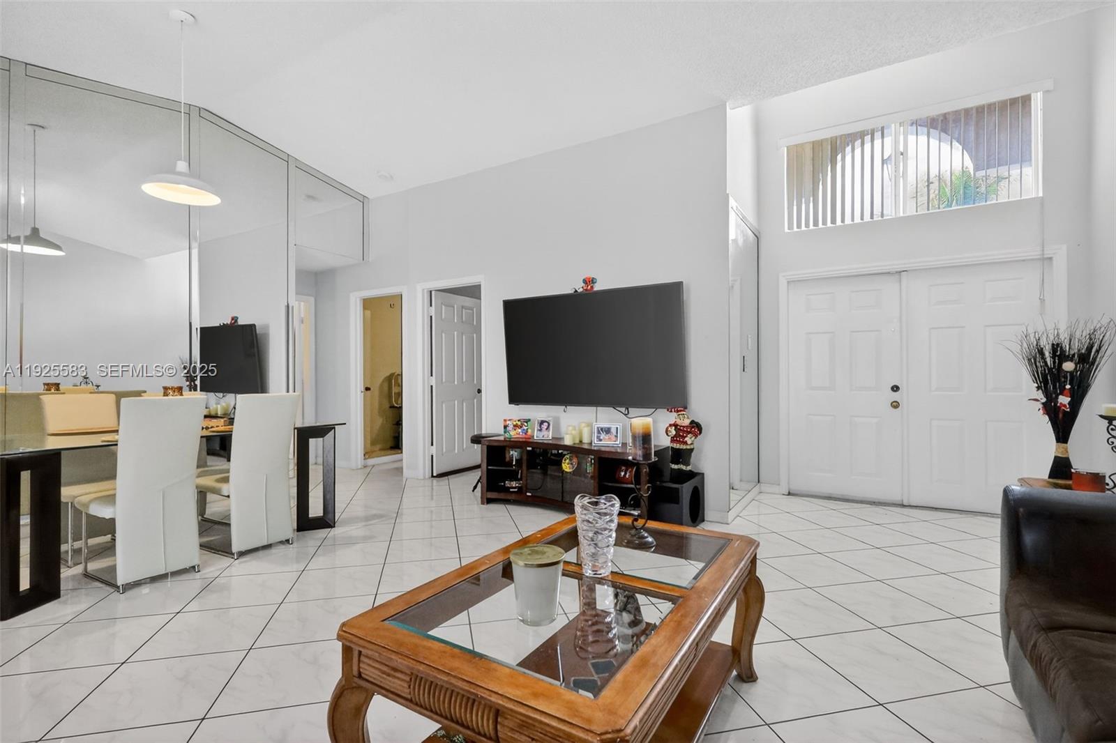 IBIS VILLA AT MIAMI GARDE - Residential