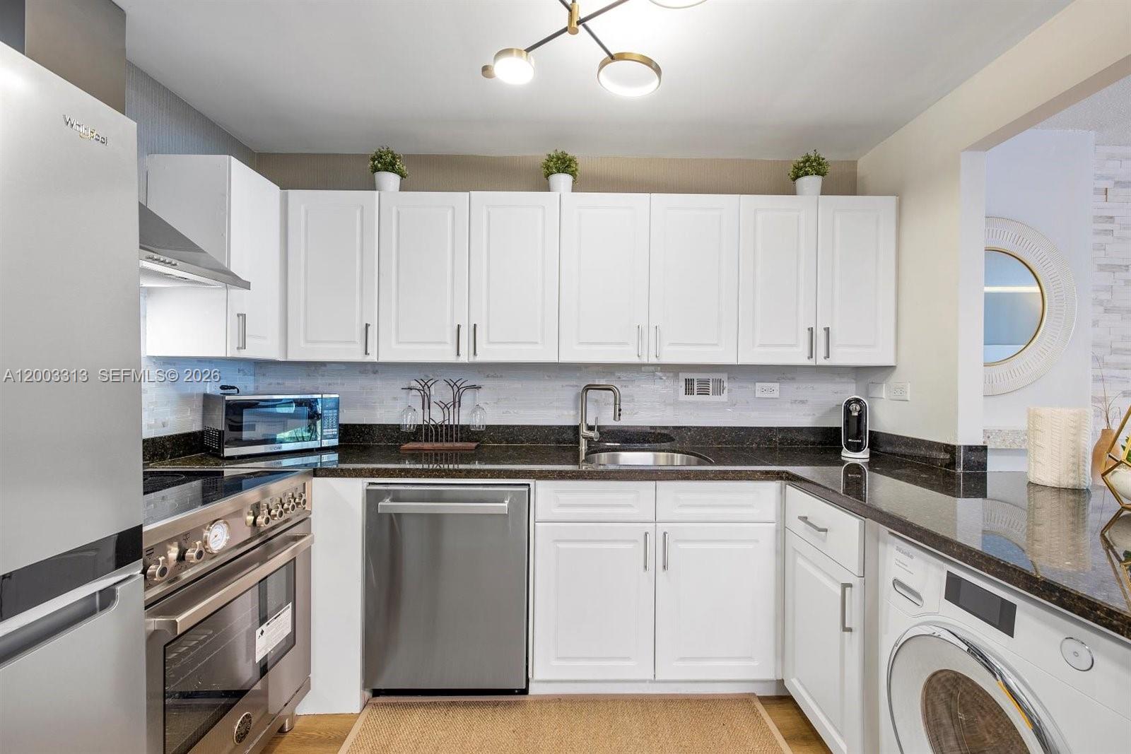 RONEY PALACE CONDO - Residential Lease