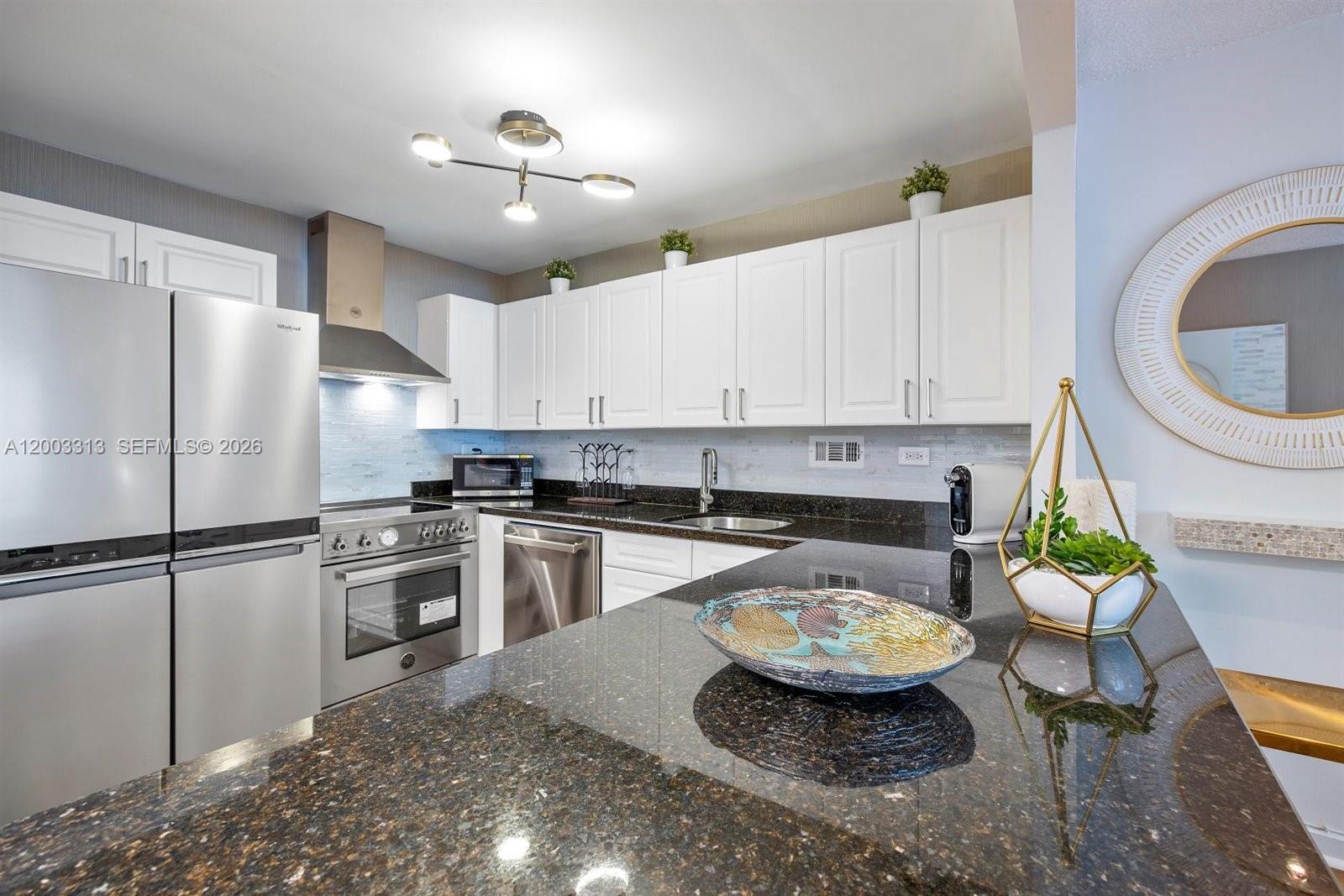 RONEY PALACE CONDO - Residential Lease