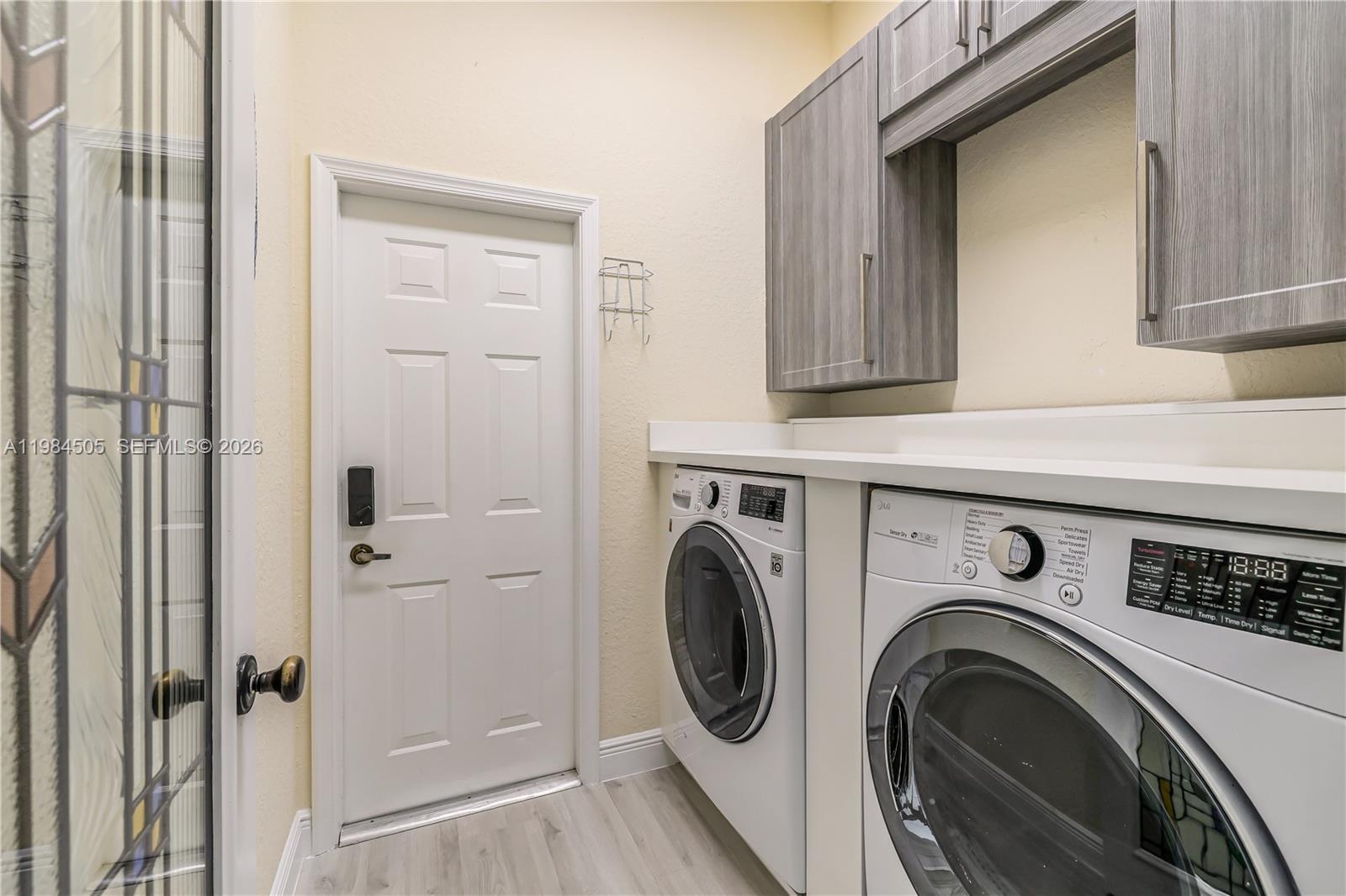 SAVANNA / COVE I - Residential Lease